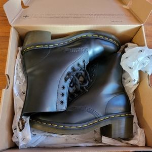 Dr. Martens Clemency Size 9